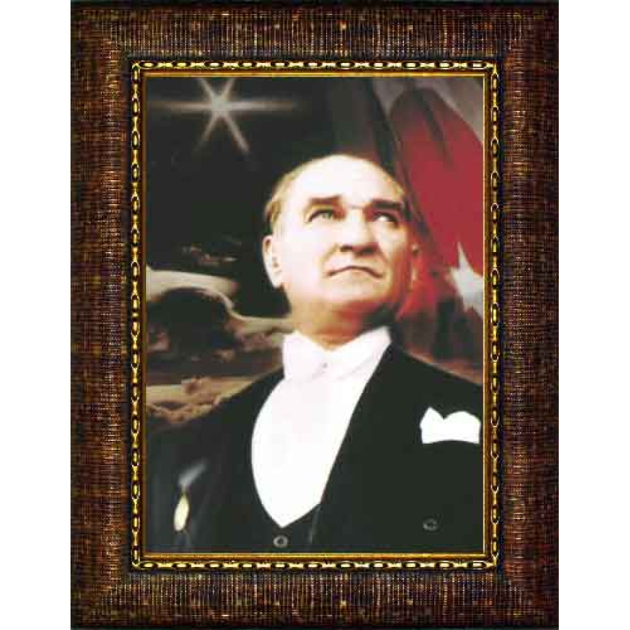 Atatürk Tablosu Çerçeveli - Göğe Bakan Papyonlu Bayraklı Tasarım ATACRAP07D