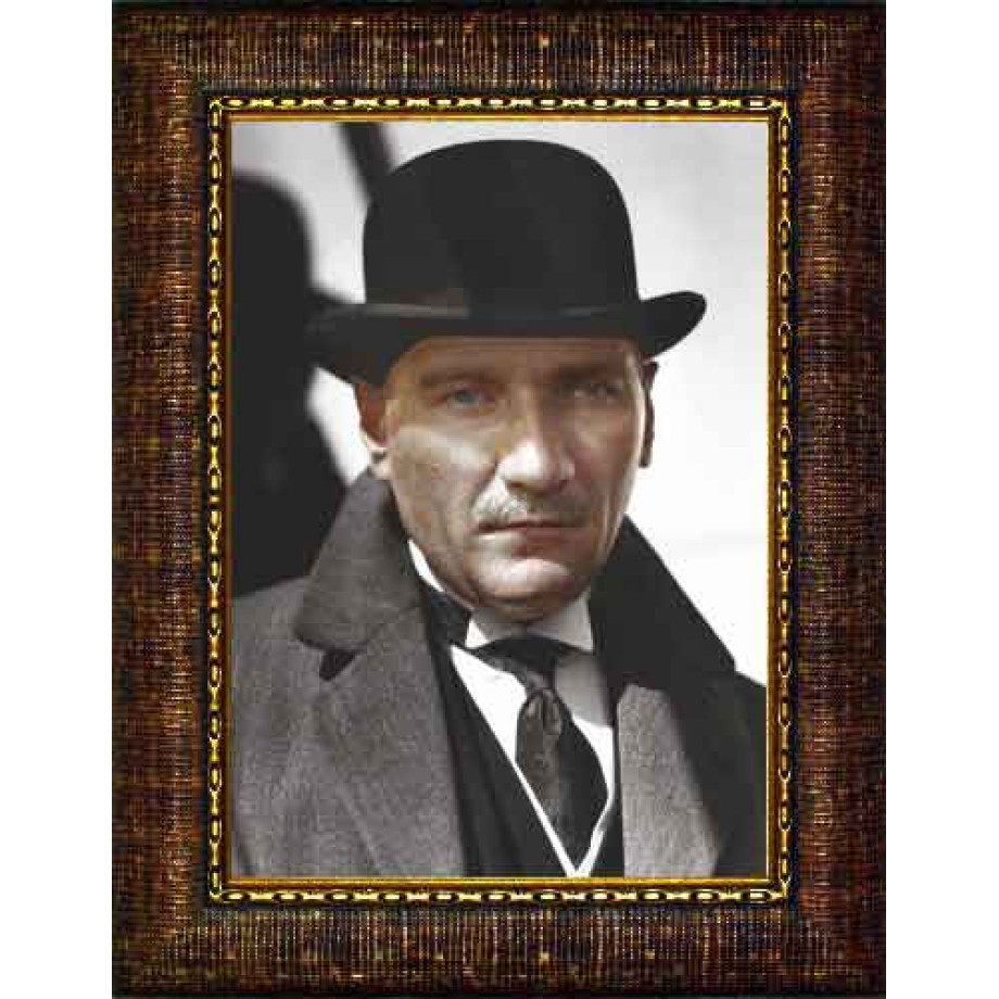 Atatürk Tablosu Çerçeveli - Melon Şapkalı ATACRAP16D