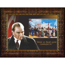 Ata Resim Cumhuriyeti Biz Böyle Kazandık ve Atatürk Resmi Renkli Bayraklı Atatürk Portresi Çerçeveli Atacrap44y