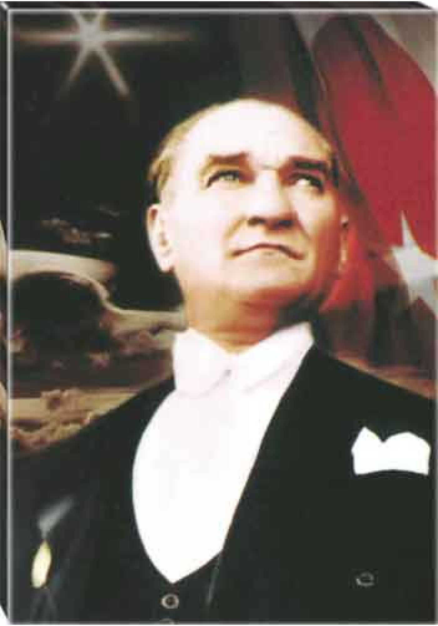 Atatürk Tablosu Kanvas - Göğe Bakan Papyonlu Bayraklı Tasarım ATATRAP07D