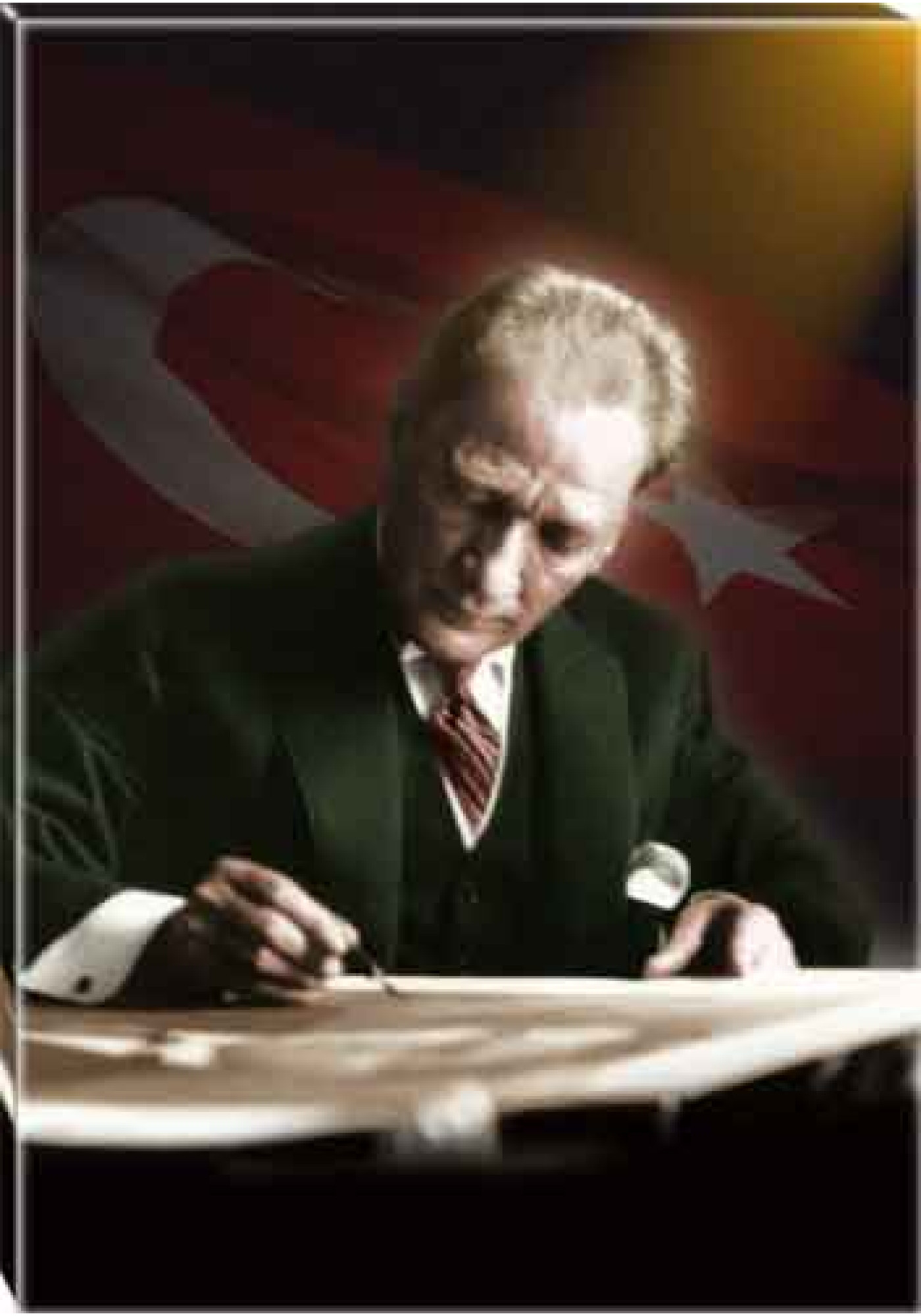 Atatürk Tablosu Kanvas - Masa Başında Yazı Yazan Bayraklı Tasarım ATATRAP17D