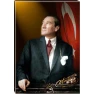 Atatürk Tablosu Kanvas - Göğe Bakan Kravatlı Bayraklı Tasarım ATATRAP35D