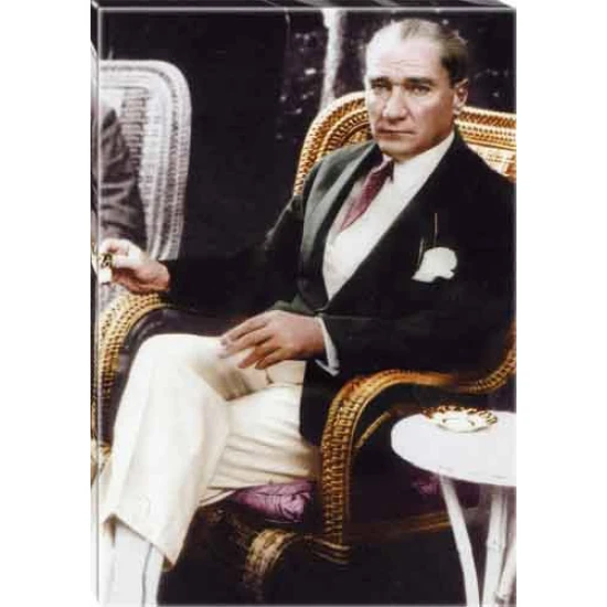 Atatürk Tablosu Kanvas - Sandalyede Oturan Kahve İçen ATATRAP54D