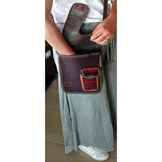 Kadın Omuz Çantası - Askılı ve Kök Boya El Dokuması Kilim Desenli ELSCN03BN Kadın Omuz Çantası - Askılı ve Kök Boya El Dokuması Kilim Desenli ELSCN03BN
