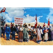 Cumhuriyeti Biz Böyle Kazandık Tablosu Kanvas - 29 Ekim 1933 Uşak Cumhuriyet Bayramı ANITR03CUY