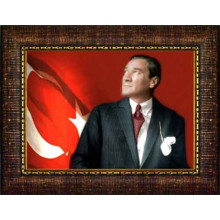 Atatürk Tablosu Çerçeveli - Göğe Bakan Kravatlı Mustafa Kemal Portresi Bayraklı Yatay Tasarım ATACRAP36Y