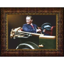 Atatürk Tablosu Çerçeveli - Otomobilde Mustafa Kemal Portresi ATACRAP64Y Atatürk Tablosu Çerçeveli - Otomobilde Mustafa Kemal Portresi ATACRAP64Y