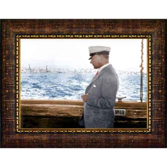 Atatürk Tablosu Çerçeveli - Denizde Yatta Kaptan Mustafa Kemal Portresi Yandan Profil ATACRAP68Y