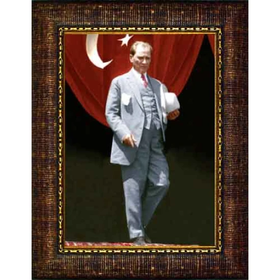 Atatürk Tablosu Çerçeveli - Ayakta Boydan Mustafa Kemal Portresi Elinde Şapkalı Bayraklı ATACRAP84D
