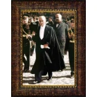 Atatürk Tablosu Çerçeveli - Ayakta Boydan Mustafa Kemal Portresi Cumhuriyet Bayramında Smokinli Yürüyen ATACRAP88D