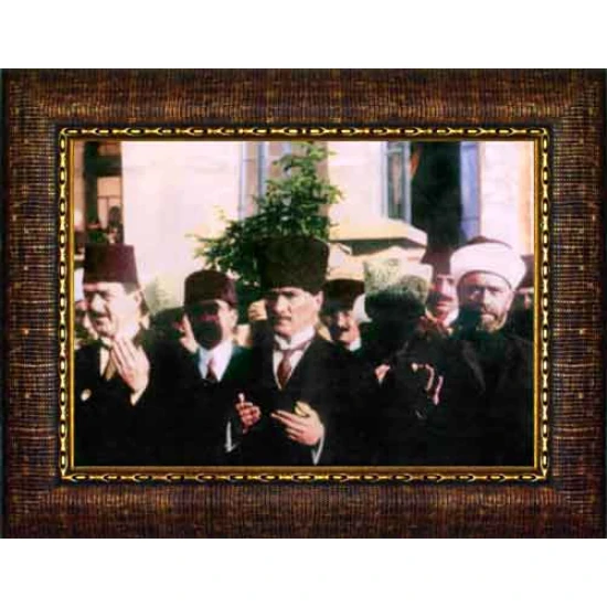 Atatürk Tablosu Çerçeveli - Dua Eden Mustafa Kemal Portresi Cuma Günü Meclis Çıkışı ATACRAP95Y